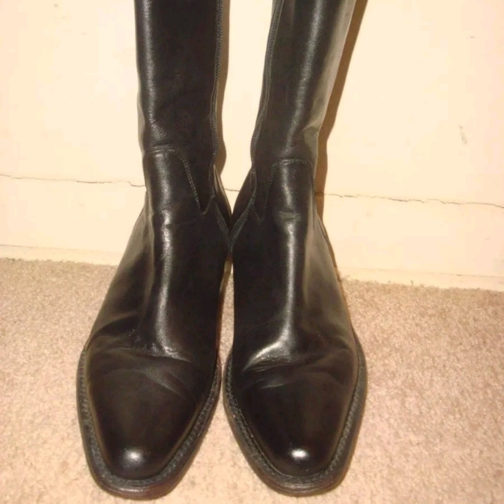 Frye Mid Calf Boots. Size 7 B. Material Soft Leath
